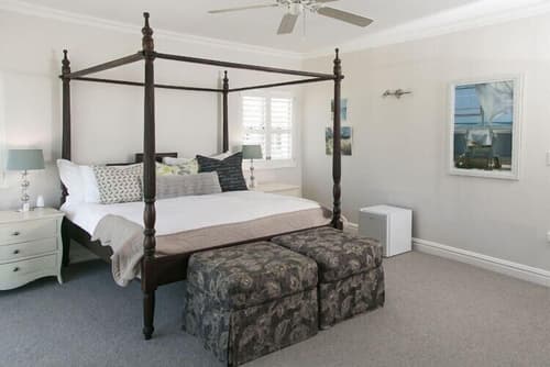 Bollard Bay House, Room