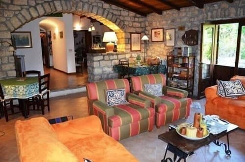 Villa Misita, Lobby sitting area