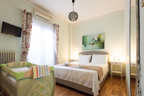 Blue Ark Athenian Nest, Room