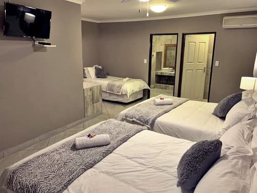 The Wilds Guest House, Room