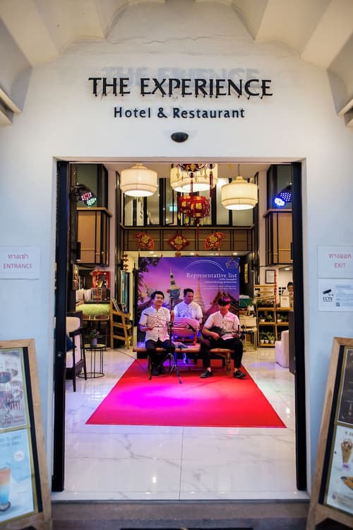 The Experience Walking Street Chiang Mai, Interior entrance