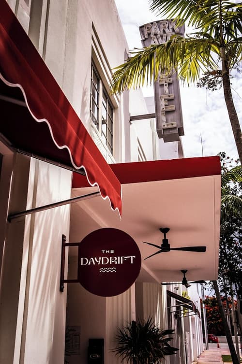 The Daydrift, Exterior