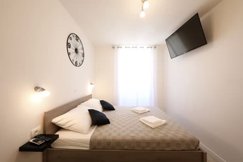 Pyrotima Apartments, Room