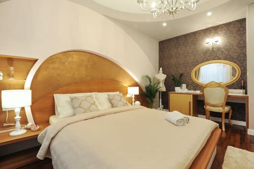 Silver & Gold Luxury Rooms