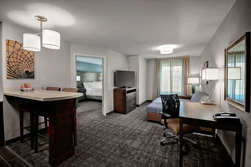 Staybridge Suites Holland by IHG, Room