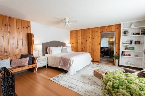 Hummingbird Estate Wine & Suites