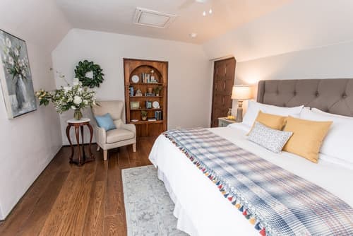 Hummingbird Estate Wine & Suites, Room