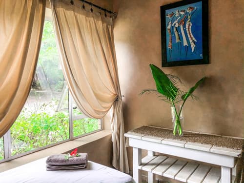 Ingwenya Lodge