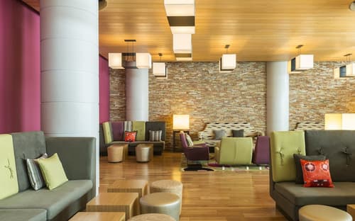 Aloft Abu Dhabi, Lobby