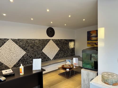 Villa Agas, Reception