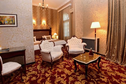 River Side Hotel, Reception