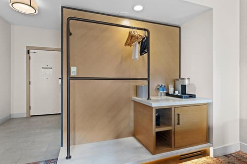 Hotel De Novo Springdale, Tapestry Collection by Hilton, Room