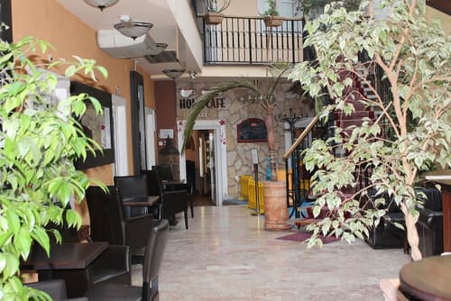 Enjoy Inn, Lobby sitting area