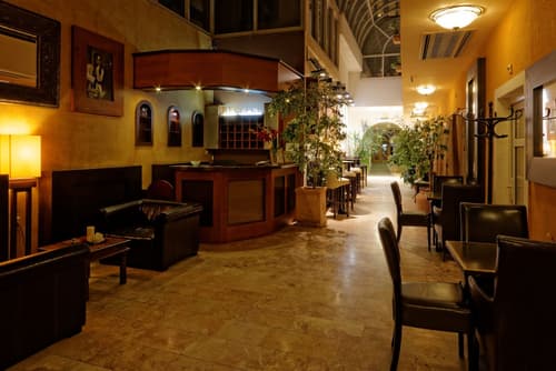Enjoy Inn, Lobby