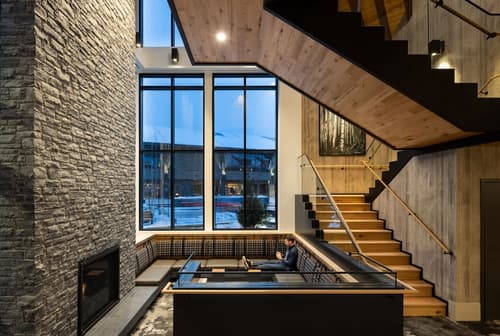 Peaks Hotel & Suites, Lobby sitting area