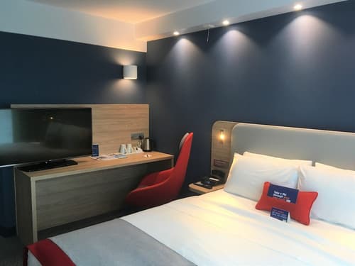Holiday Inn Express Zurich Airport by IHG, Room