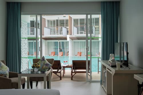 The Briza Beach Resort Khaolak