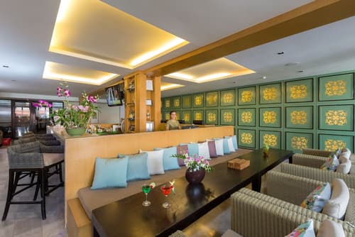 Sawaddi Patong Resort & Spa by Tolani, Lobby sitting area