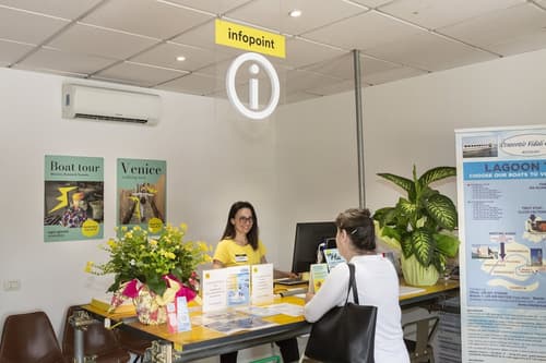 Hu Venezia Camping in Town