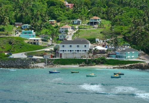 Atlantis Historic Inn, Exterior