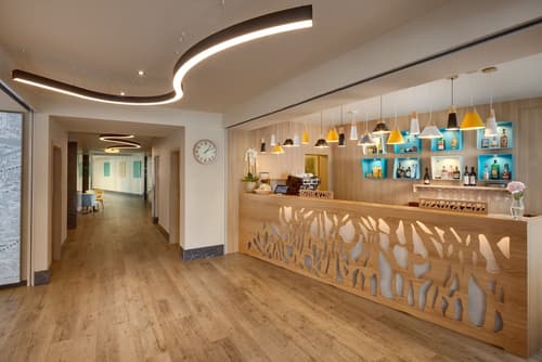 Hotel Clement, Reception