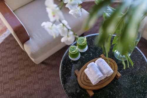 Grand Miramar All Luxury Suites & Residences, Lobby sitting area