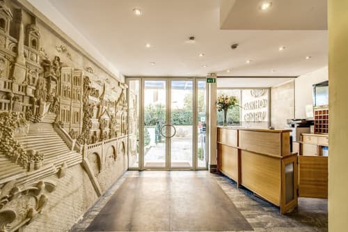 Ginevra Palace Hotel, Reception