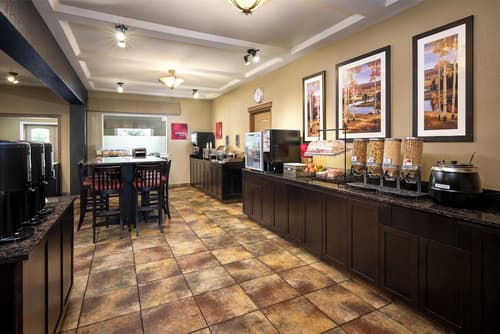 Best Western Plus Kamloops Hotel, Breakfast area
