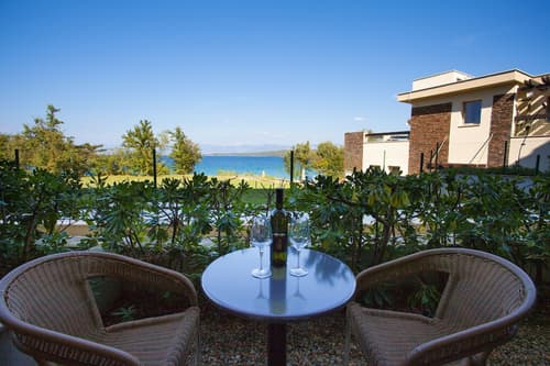 Blue Waves Resort, Terrace/patio