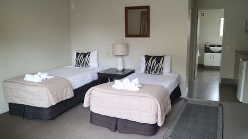 Executive on Fenton, Room