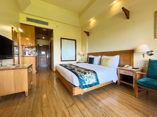 Acron Candolim Regina