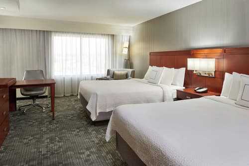 Courtyard by Marriott Kingston Highway 401/Division Street