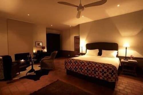 Kings Walden Garden Manor, Room