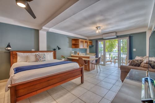 Tropical Suites Hotel, Room