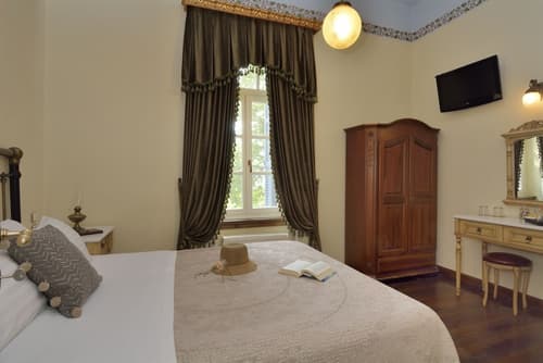 Archontiko Naoumidi, Room