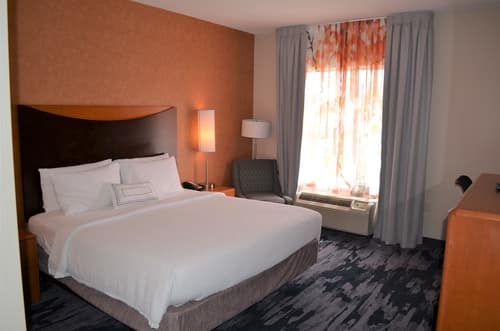 Fairfield Inn & Suites by Marriott Sault Ste. Marie, Room