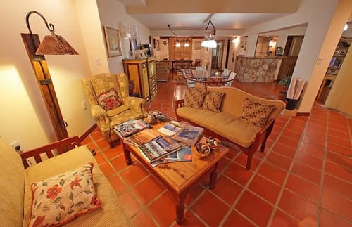 Rosa de Los Vientos, Lobby