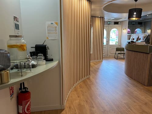 Hotel Marguerite, Reception