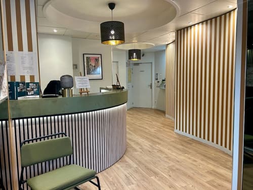 Hotel Marguerite, Reception