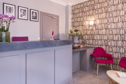 Hôtel des Ecrivains, Interior entrance