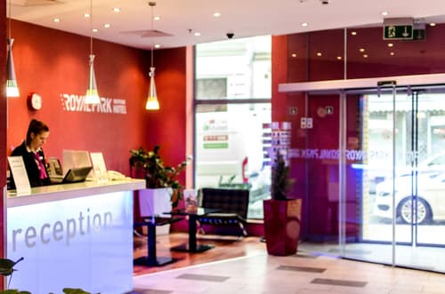 Royal Park Boutique Hotel, Reception