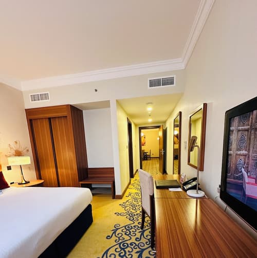 City Seasons Al Hamra Hotel