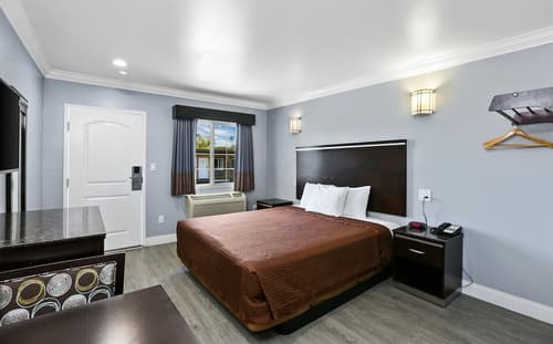 3rd Avenue Inn, Room