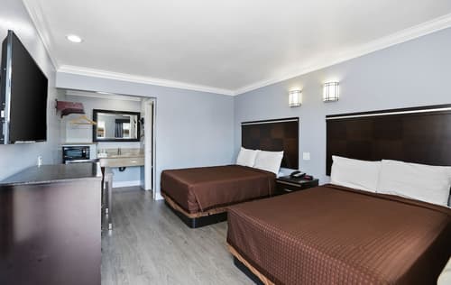 3rd Avenue Inn, Room