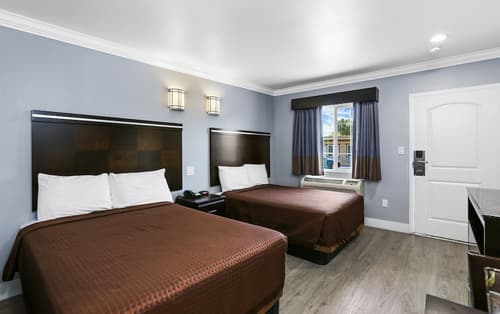 3rd Avenue Inn, Room