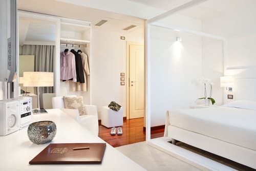 Al Tezzon Hotel, Room