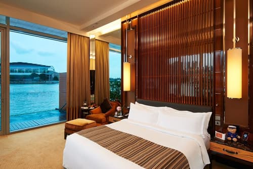 The Fullerton Bay Hotel, Room