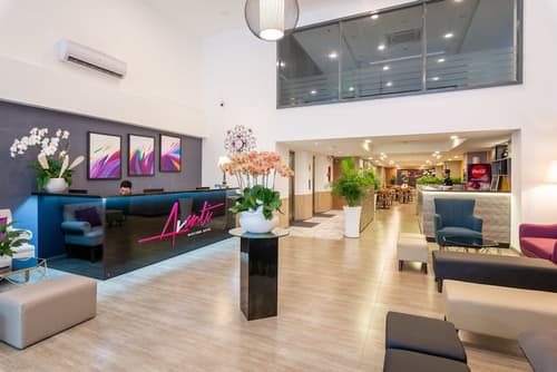 Avanti Boutique, Lobby