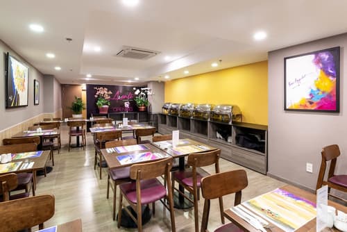 Avanti Boutique, Dining