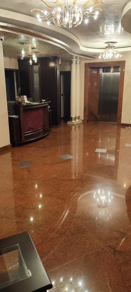 Hotel Acapulco, Reception